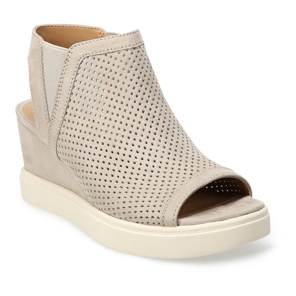 Söfft basima discount perforated wedge sandal