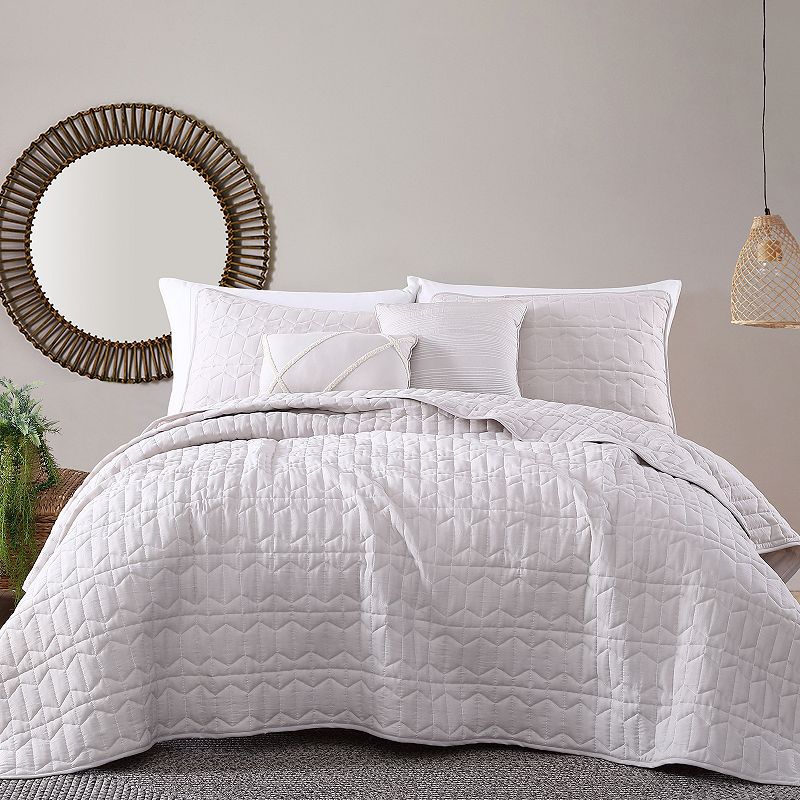 Onyx House Kori Soft Quilt Set with Decorative Pillows, Beig/Green, Queen