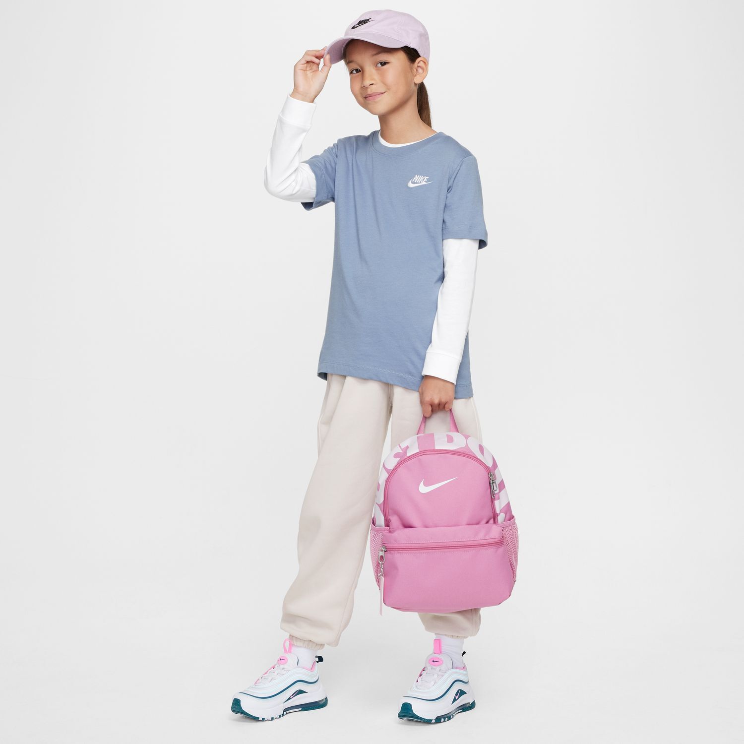 nike brasilia backpack small it is the ideal choice for children and teenagers looking for a compact and lightweight backpack. Nike Brasilia JDI Kids' Mini