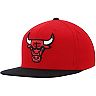 Men's Mitchell & Ness Red/Black Chicago Bulls Two-Tone Wool Snapback Hat