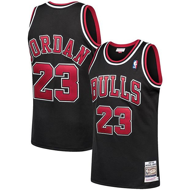 Men's Mitchell & Ness Michael Jordan White Chicago Bulls 1997-98 Hardwood  Classics Authentic Player Jersey