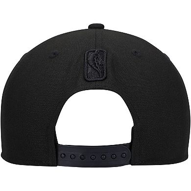 Men's New Era Boston Celtics Black On Black 9FIFTY Snapback Hat