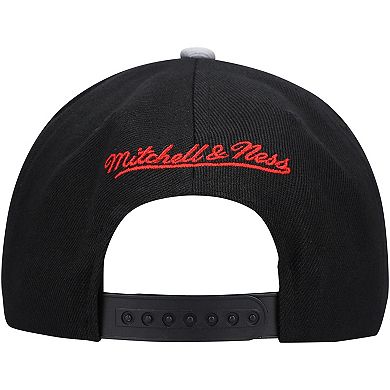 Men's Mitchell & Ness Black Chicago Bulls Core Basic Snapback Hat
