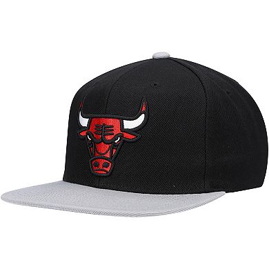 Men's Mitchell & Ness Black Chicago Bulls Core Basic Snapback Hat