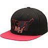 Men's Mitchell & Ness Black/Red Miami Heat Woodland Covert II Adjustable Snapback Hat