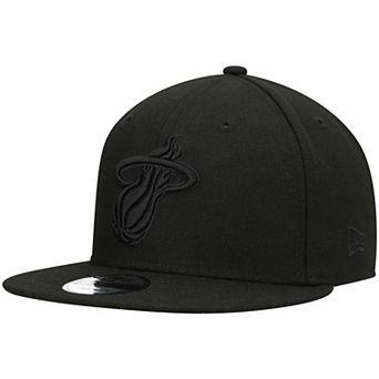 Men's New Era Miami Heat Black On Black 9FIFTY Snapback Hat