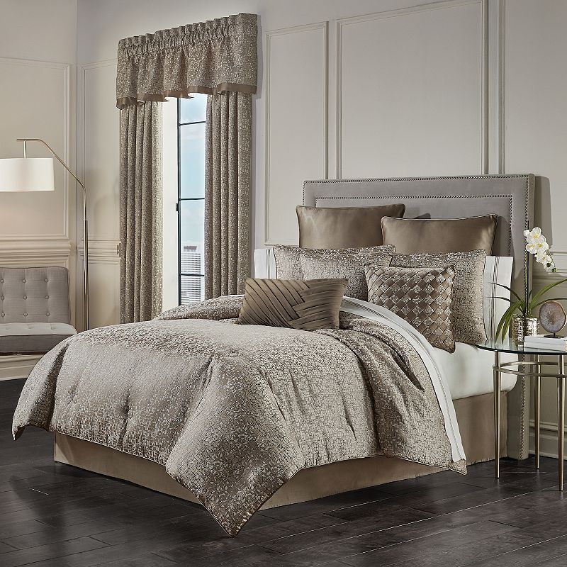 Five Queens Court Calgary Taupe Comforter Set with Shams, Beig/Green, Cal K