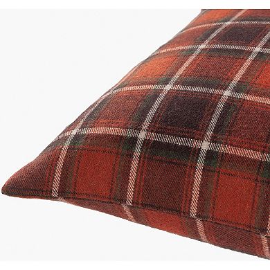 Decor 140 Catalina Traditional Throw Pillow