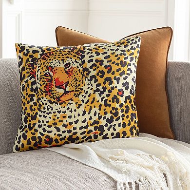 Decor 140 Fernanda Modern Throw Pillow