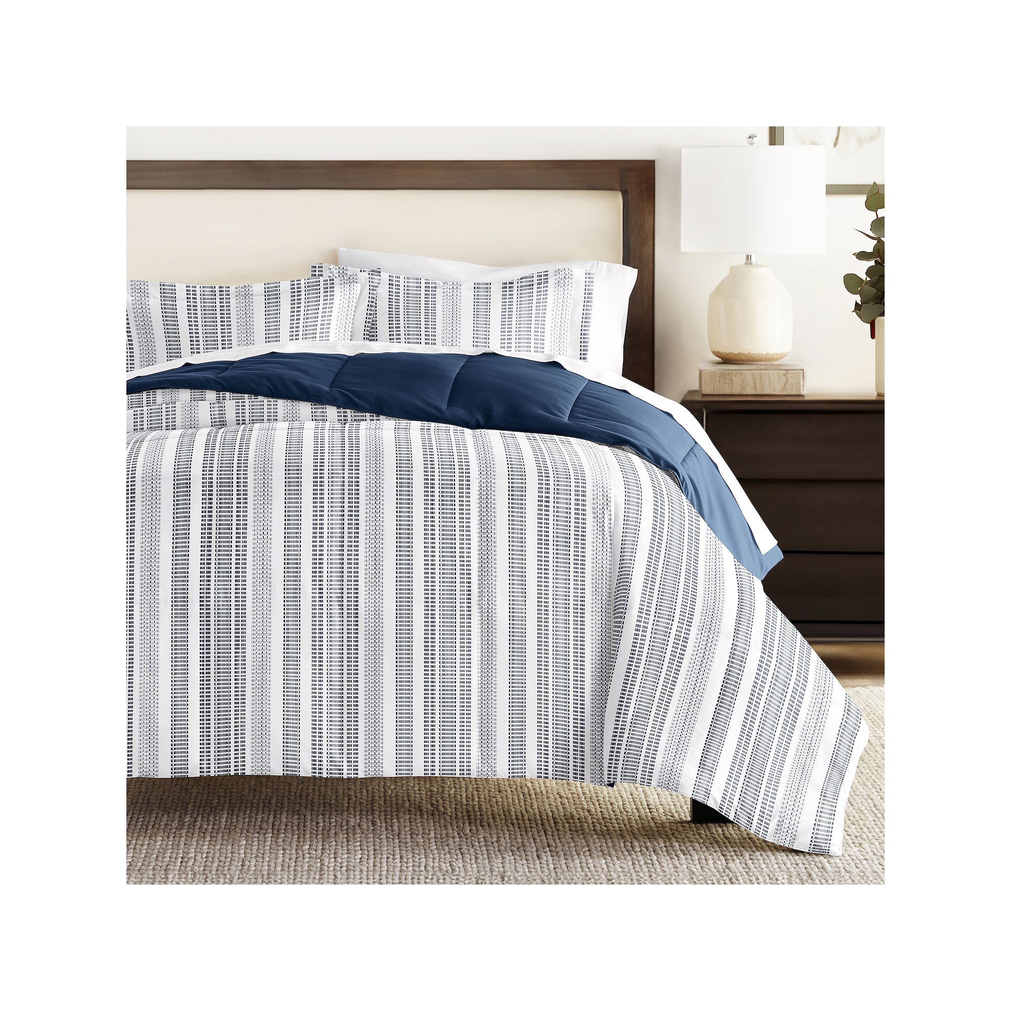 Home Collection Premium Down-Alternative Farmhouse Dreams Reversible Comfor