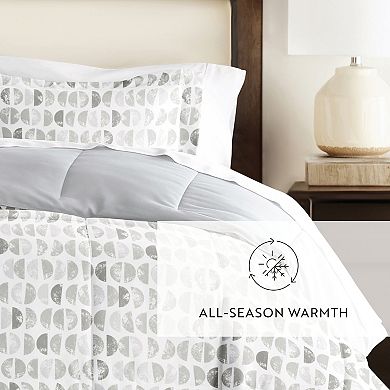 Home Collection Premium Down-Alternative Moonlight Stars Reversible Comforter Set