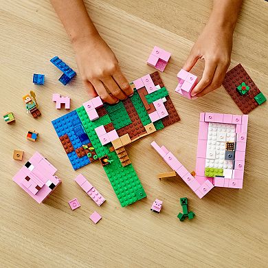 LEGO Minecraft The Pig House Building Kit 21160