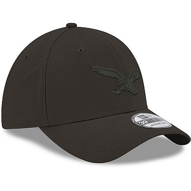 Men's New Era Philadelphia Eagles Black On Black Historic Logo 39THIRTY Flex Hat