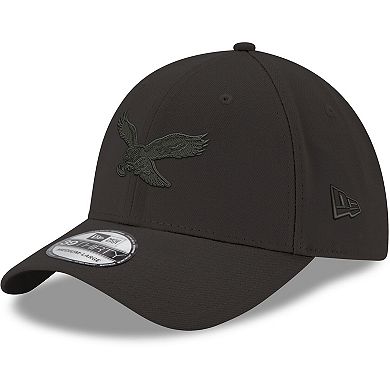 Men's New Era Philadelphia Eagles Black On Black Historic Logo 39THIRTY Flex Hat