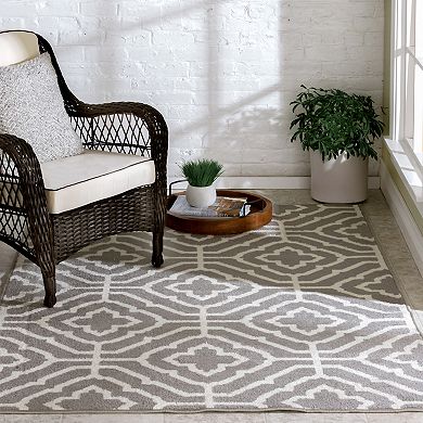 Loomaknoti Glidden Area Rug