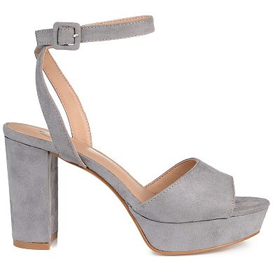 Journee Nairri Women's Pumps