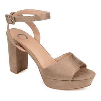 Journee Nairri Women's Pumps