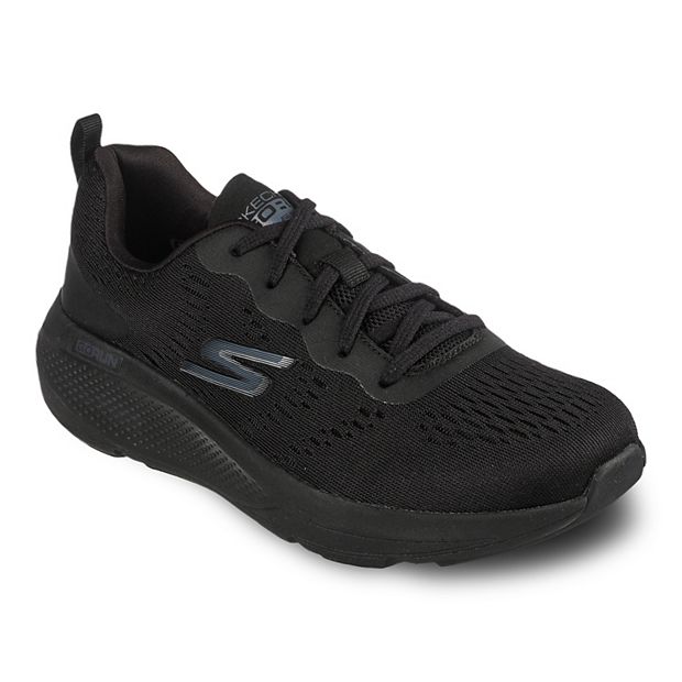 All black hotsell skechers trainers