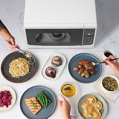 Farberware® Classic 700-Watt LED Display Microwave Oven