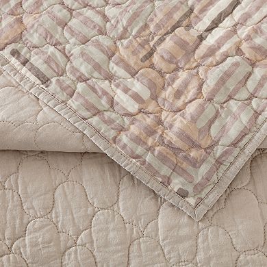 Jungalow Abrazo Quilt Set with Shams