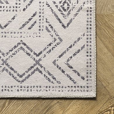 nuLOOM Mia Machine Washable Geometric Medallion Rug