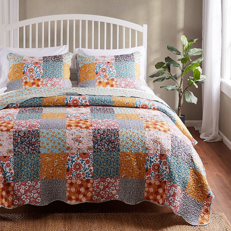 Barefoot Bungalow Carlie Quilt Set with Shams, Multicolor, King