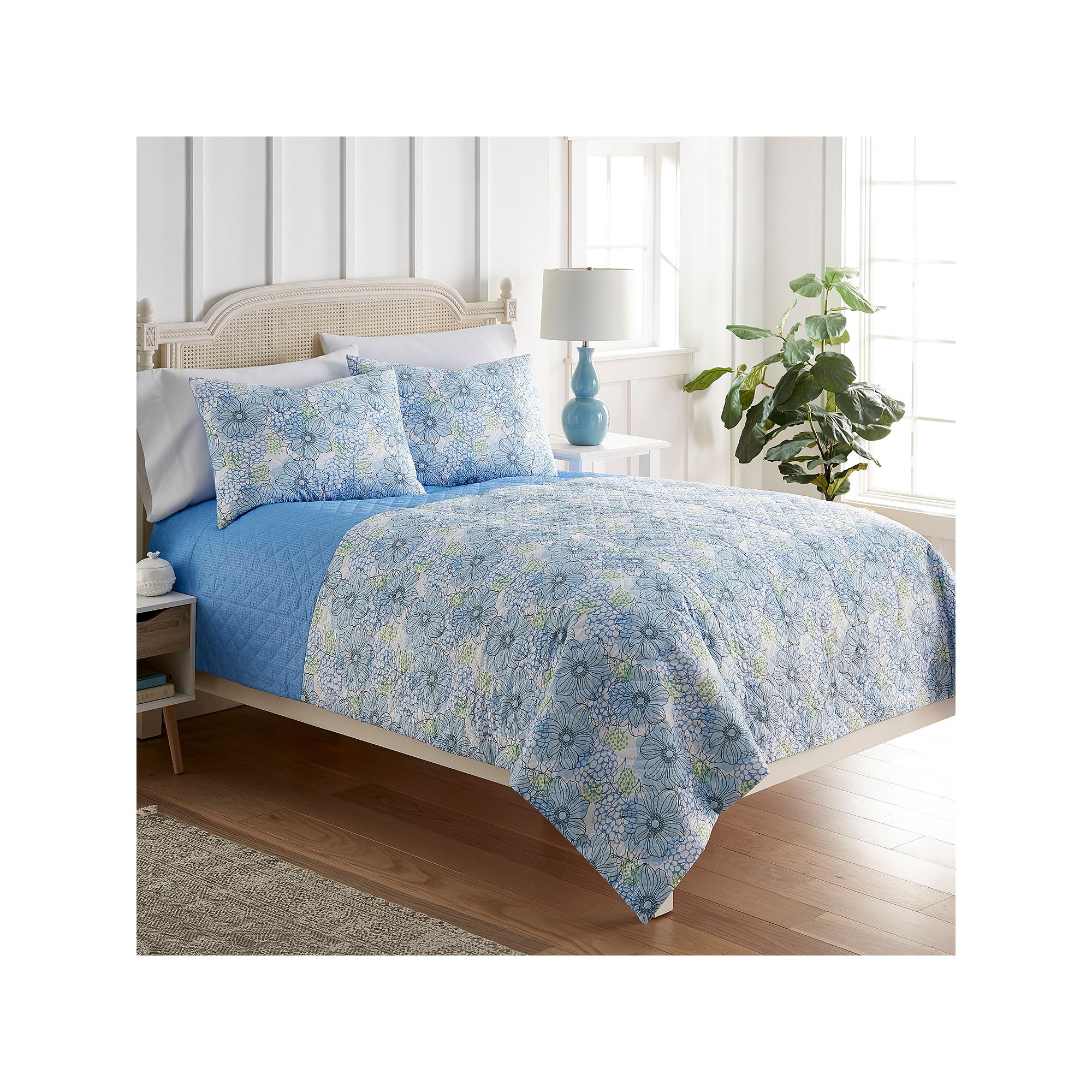 Shavel Home Seersucker Quilt Set with Shams, Blue