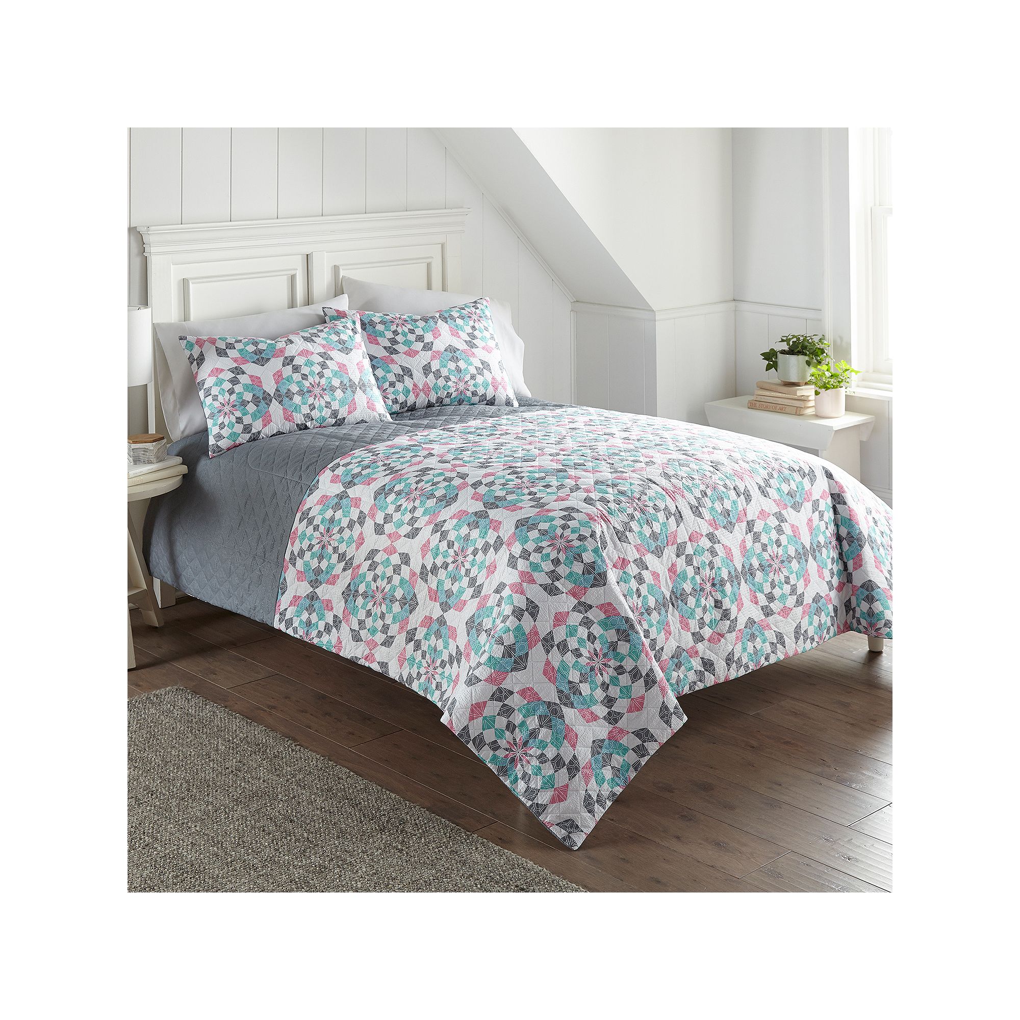 Shavel Home Seersucker Quilt Set with Shams, Gray