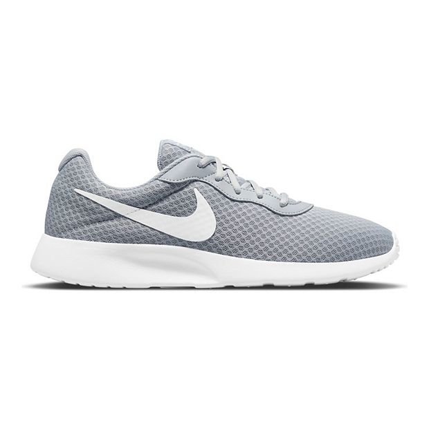 Nike best sale tanjun 40.5