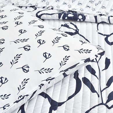 Lush Decor Scandinavian Floral Quilt Set with Shams