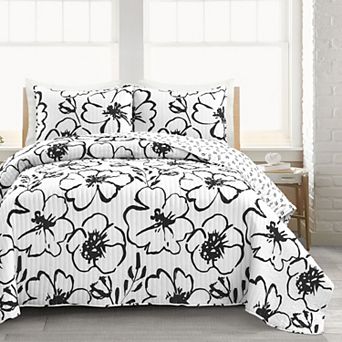 Lush Decor Scandinavian Floral Quilt Set with Shams