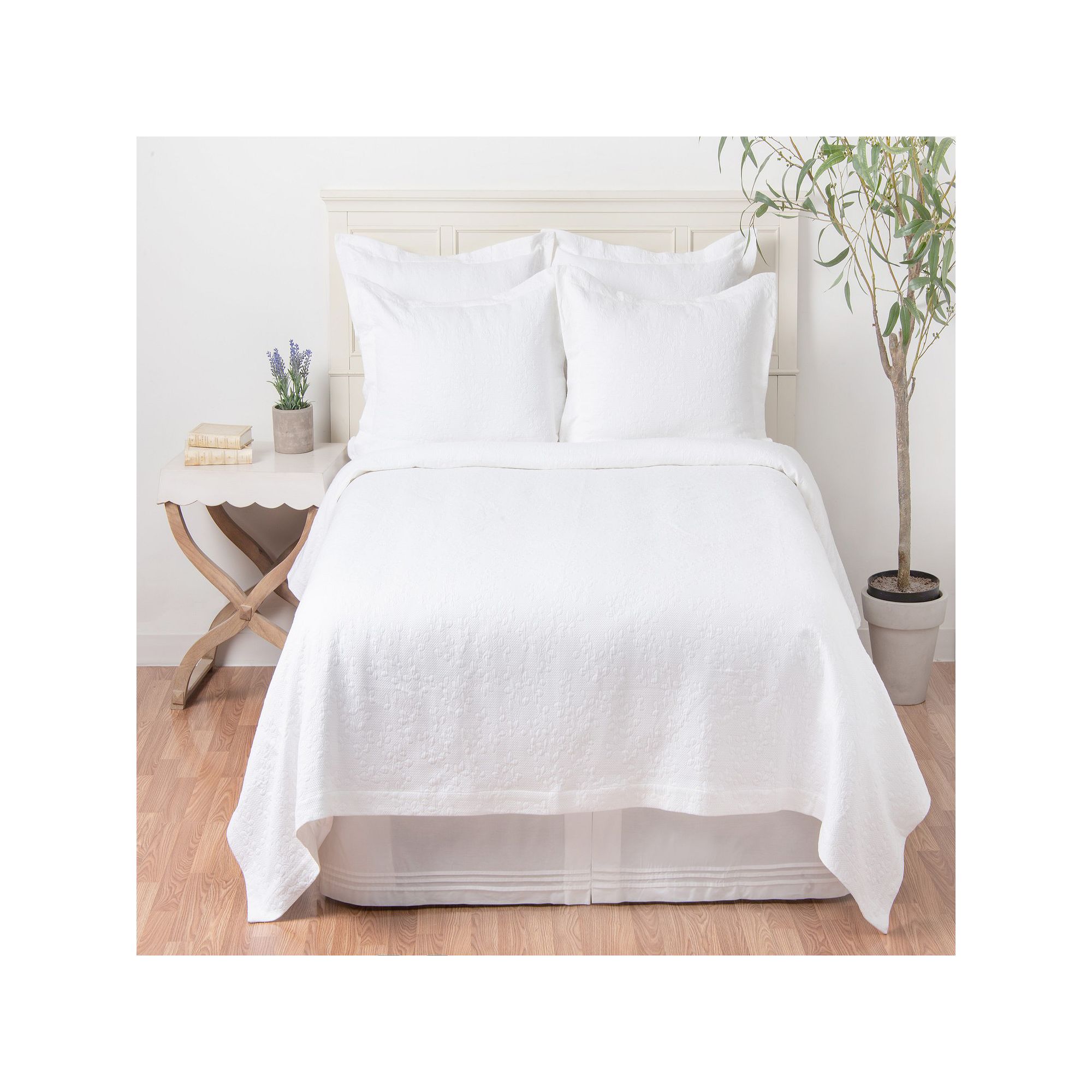 C&F Home Jardin Matelasse Coverlet, White