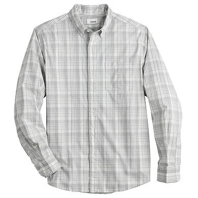 Design looks great tucked or untucked