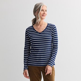 Petite Croft & Barrow® Essential Long-Sleeve V-Neck Top