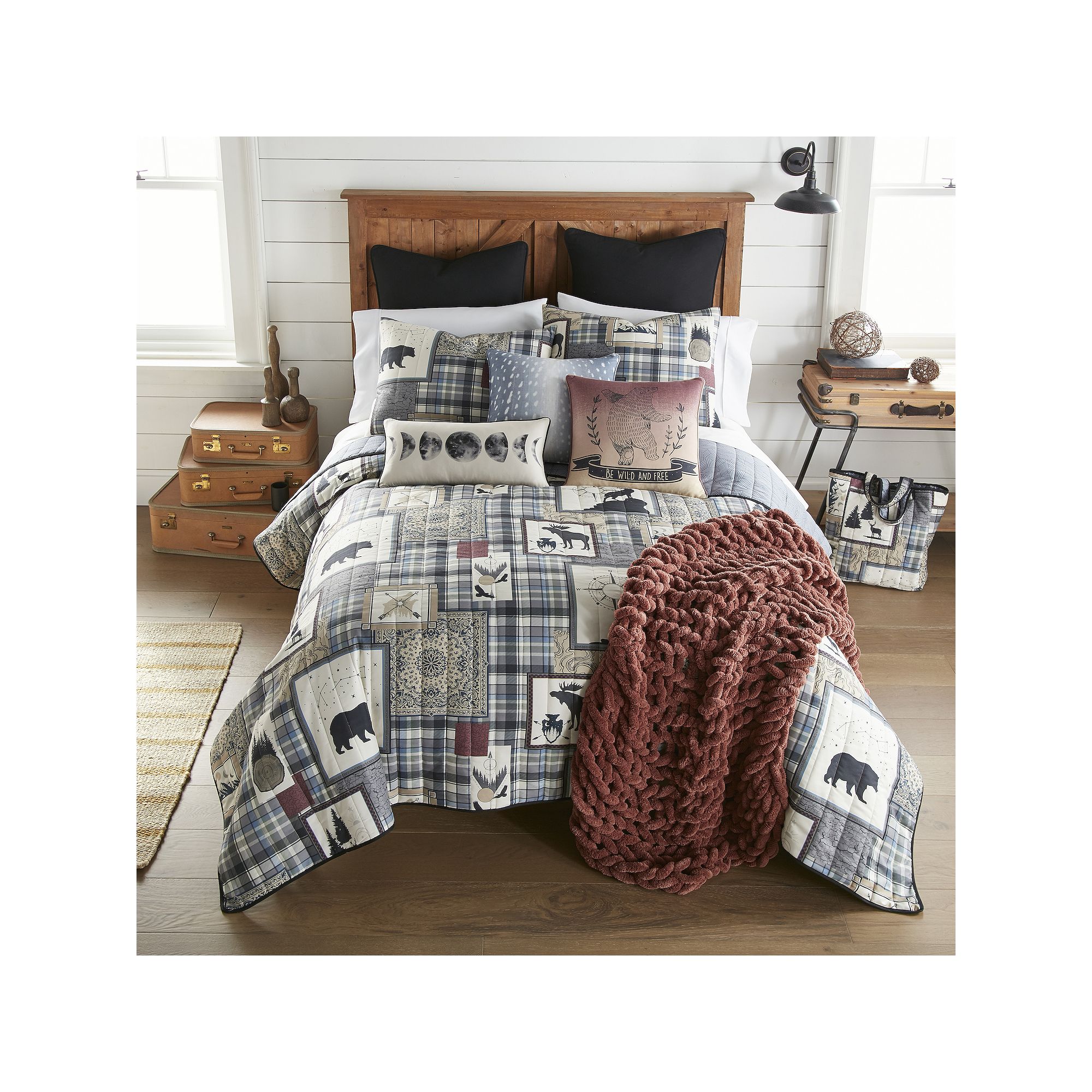 Donna Sharp Forest Symbols Quilt Set with Shams, Multi