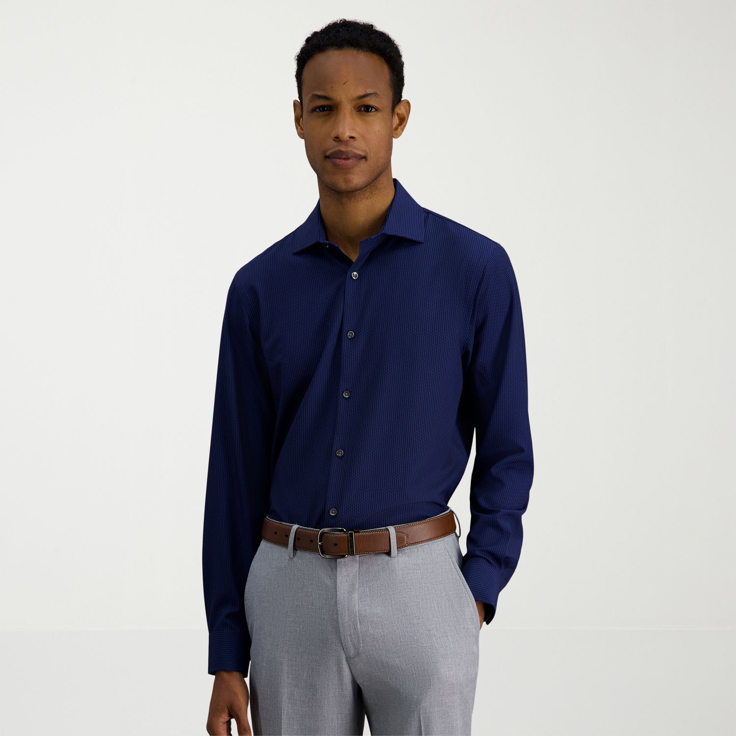 Мужская рубашка Haggar Smart Wash® Slim Fit Wrinkle Free Dress Shirt, цвет: Тёмно-синий — фото 1
