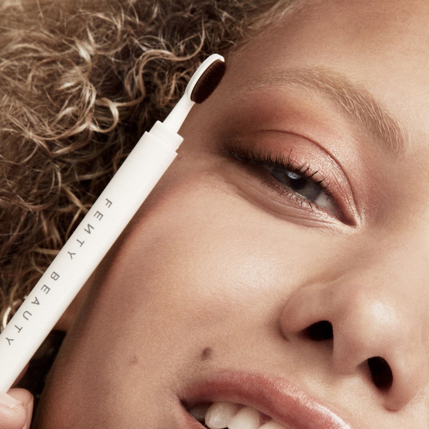 Fenty Beauty Brow MVP Sculpting Wax Pencil - Thumbnail 4