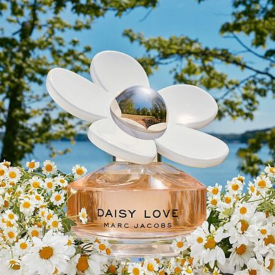 Daisy Love Eau de Toilette with Crystalized Cloudberries, Daisy Petals & Driftwoods