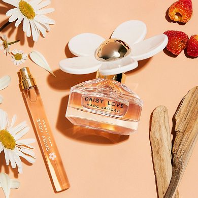 Daisy Love Eau de Toilette with Crystalized Cloudberries, Daisy Petals & Driftwoods