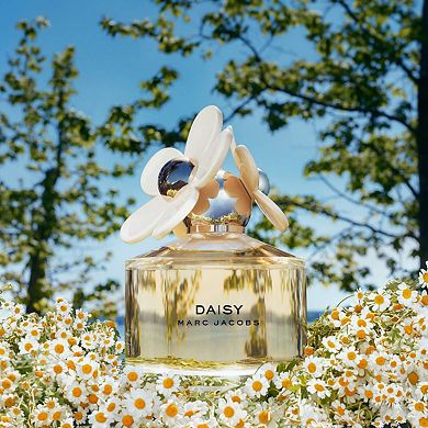 Daisy Eau de Toilette with Wild Berries, White Violet & Sandalwood Notes