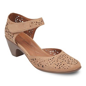 Easy Spirit Cindie Women's Perforated Leather Pumps