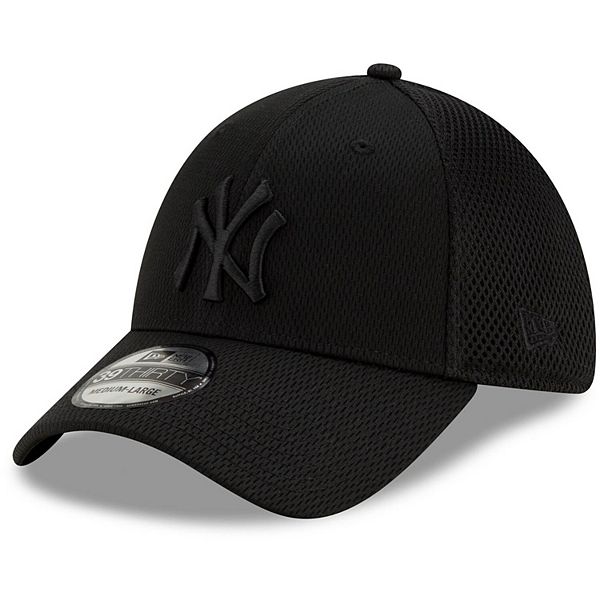 Men's New Era New York Yankees Black on Black Dashmark Neo 39THIRTY Flex Hat