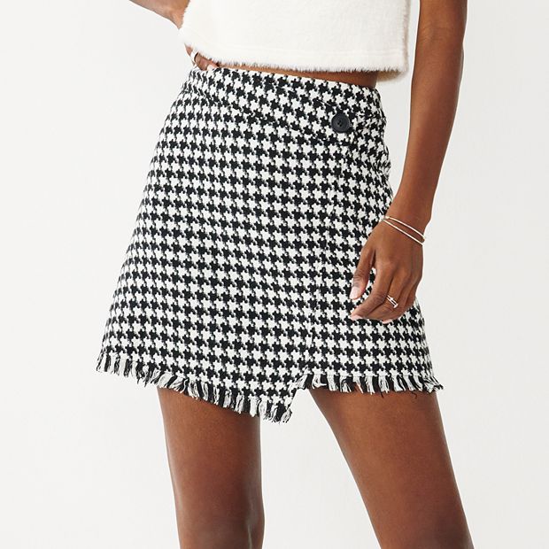 Juniors' SO® Asymmetrical Houndstooth Skirt