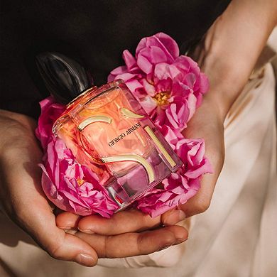 Si Eau de Parfum with Vanilla & Blackcurrant and Rose