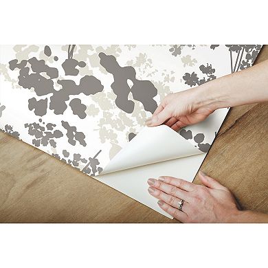 Roommates Queen Annes Lace Peel & Stick Wallpaper