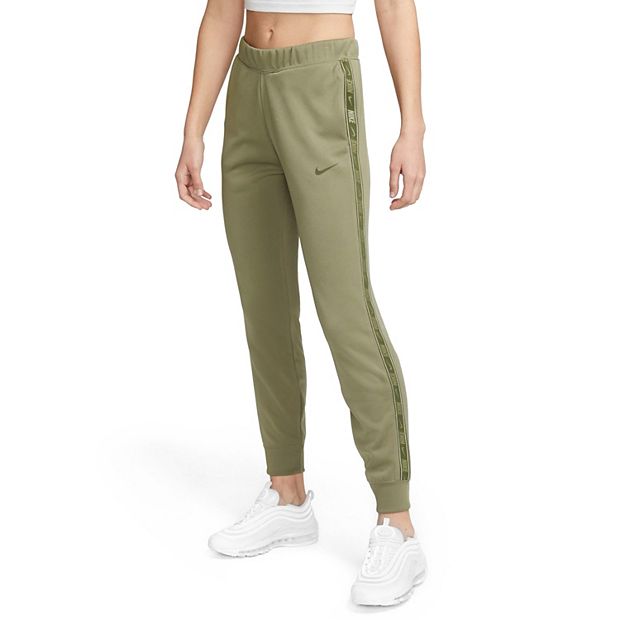 Nike sweatpants tapered online