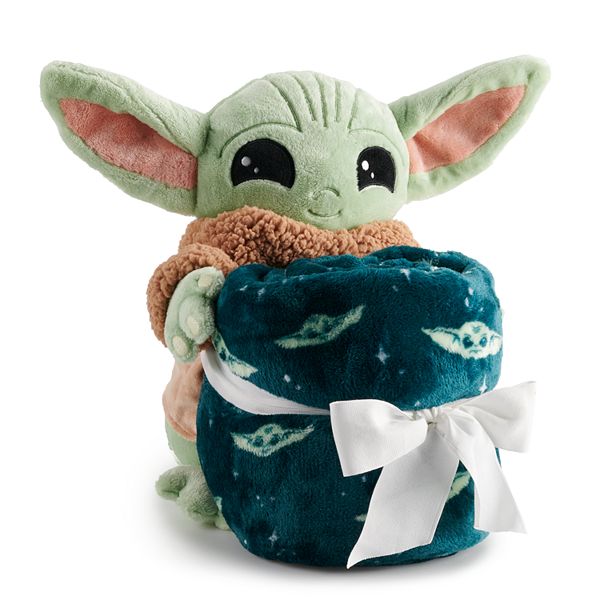 Star Wars Hugger Yoda and Plush Throw