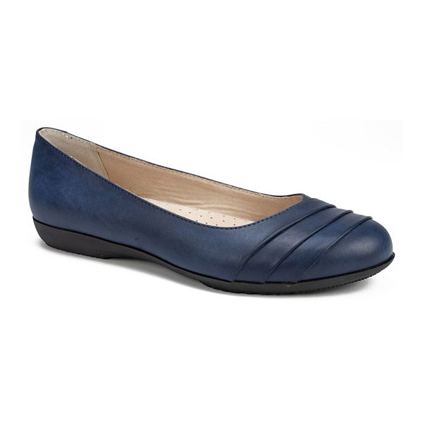 Cliffs by White Mountain Clara Women's Ballet Flats