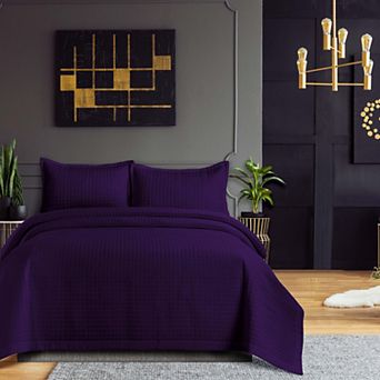 Tribeca Living Naples Oversized Solid Quilt Set with Shams