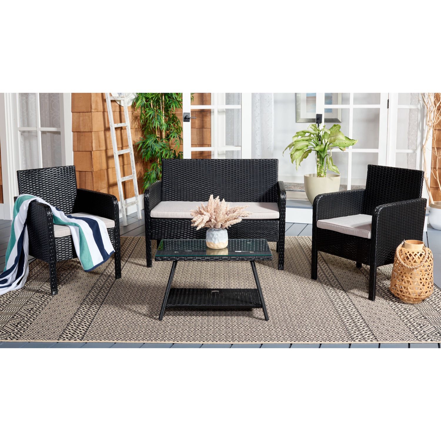 What are the Best Types of Outdoor Patio Rugs? - Kohl's Blog